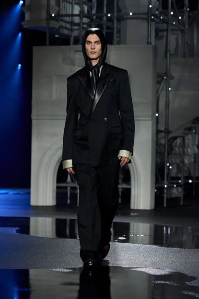 Look 24